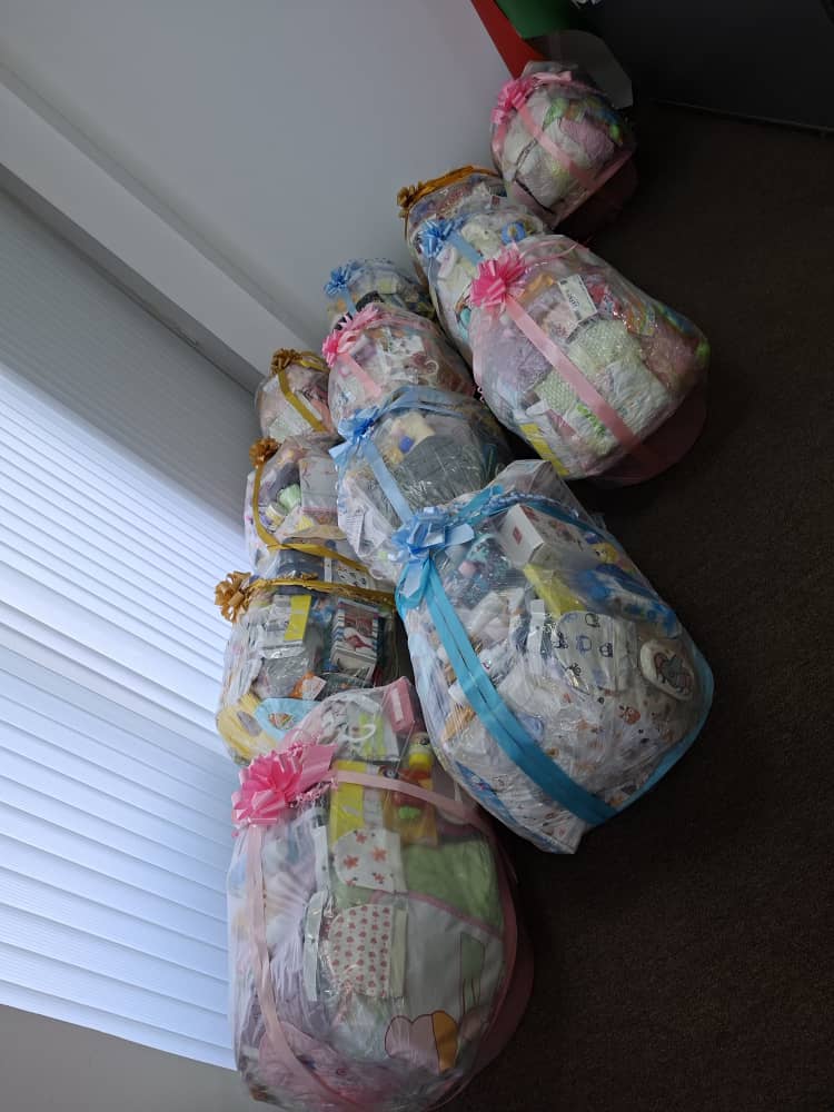 Second-born baby hamper presentation