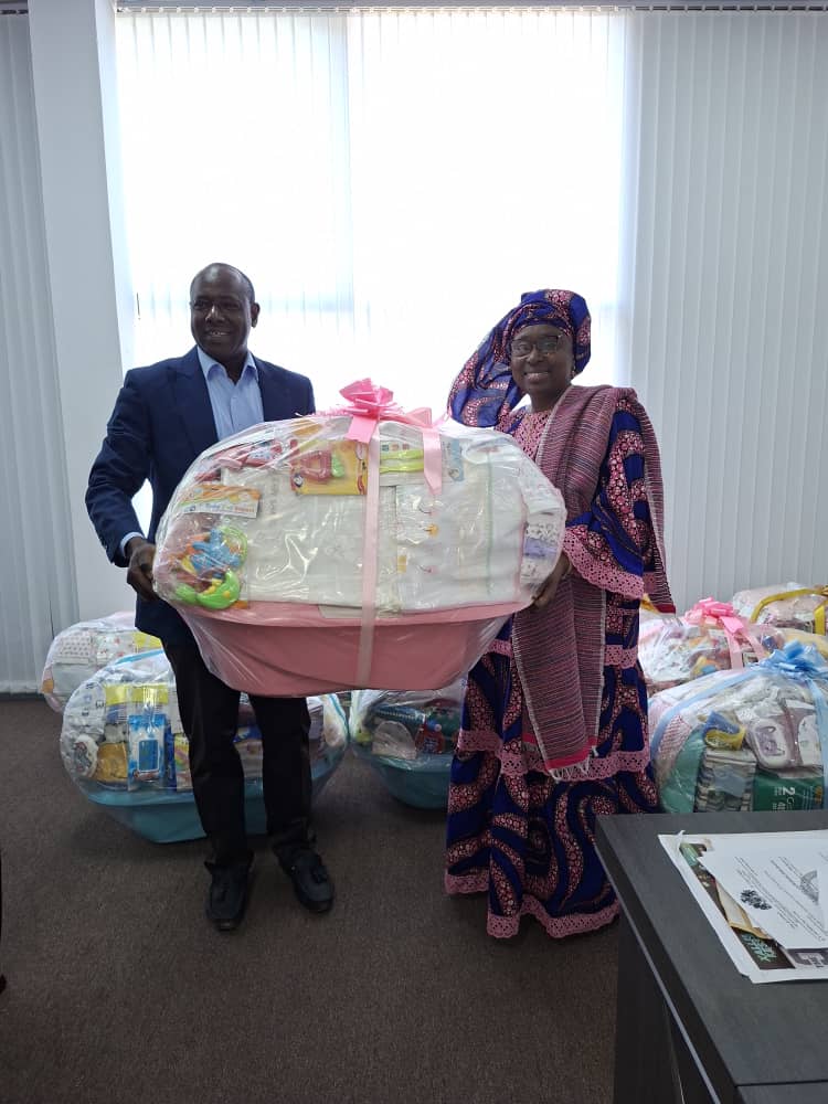 Handover of baby hampers